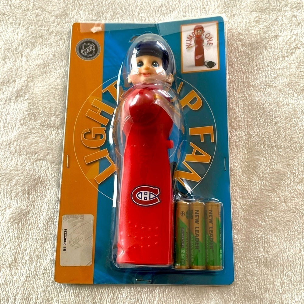 Vintage Montreal Canadians Light-Up Handheld Battery Operated Fan. New in Box